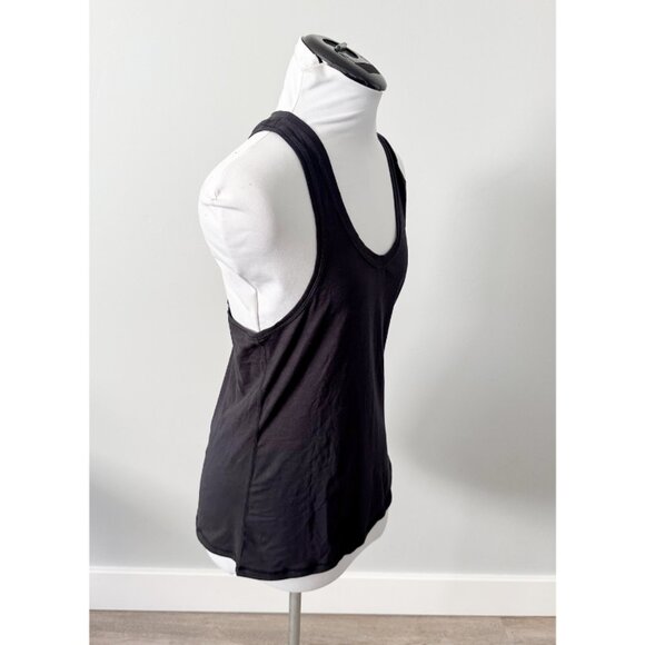 Vuori Lux Performance Tank in Black - Picture 8 of 12
